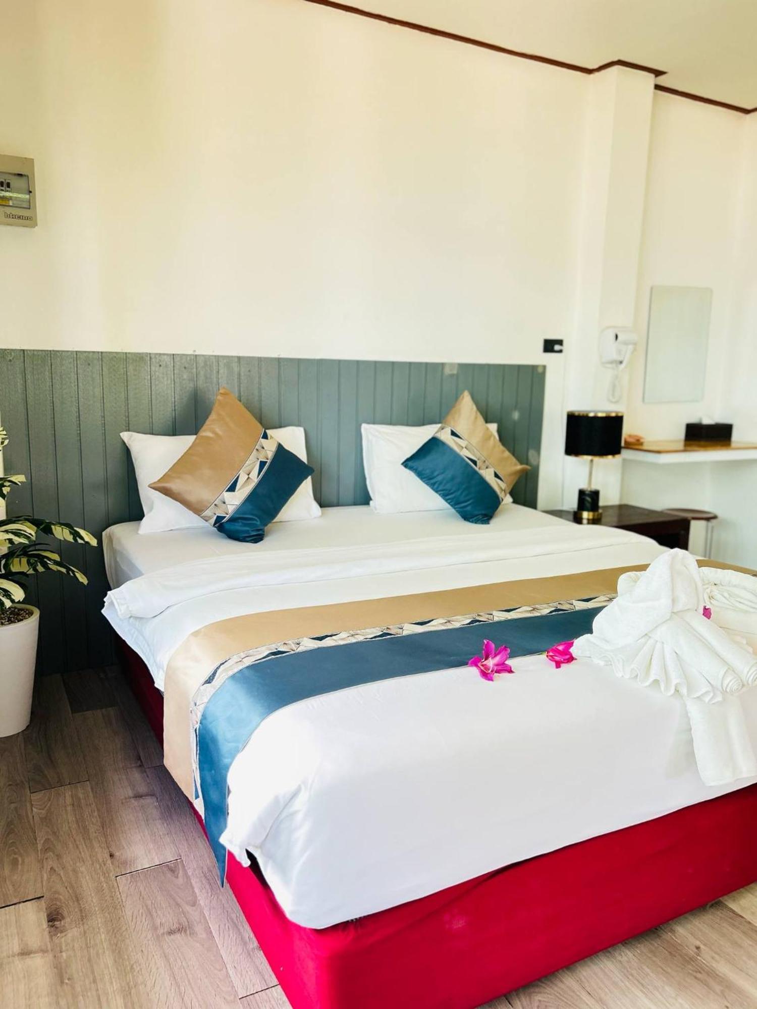Resort Three Trees Samui - Sarocha 3*